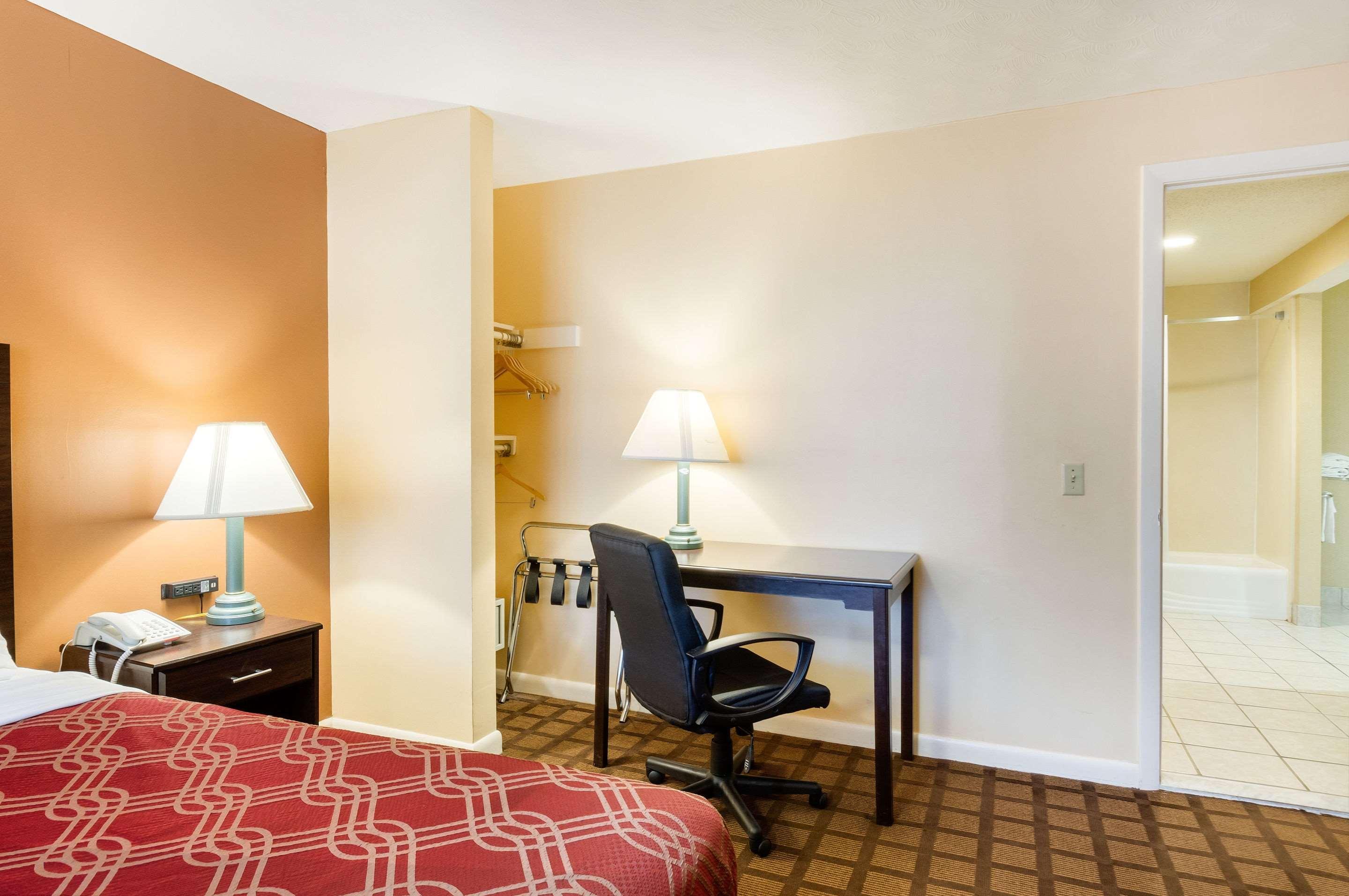 Econo Lodge Boston-Malden Eksteriør billede